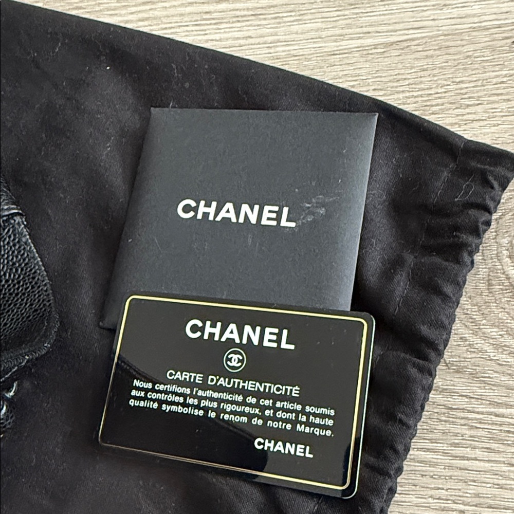 Chanel Pebbled Leather Jumbo Classic Bag - Picture 10 of 12
